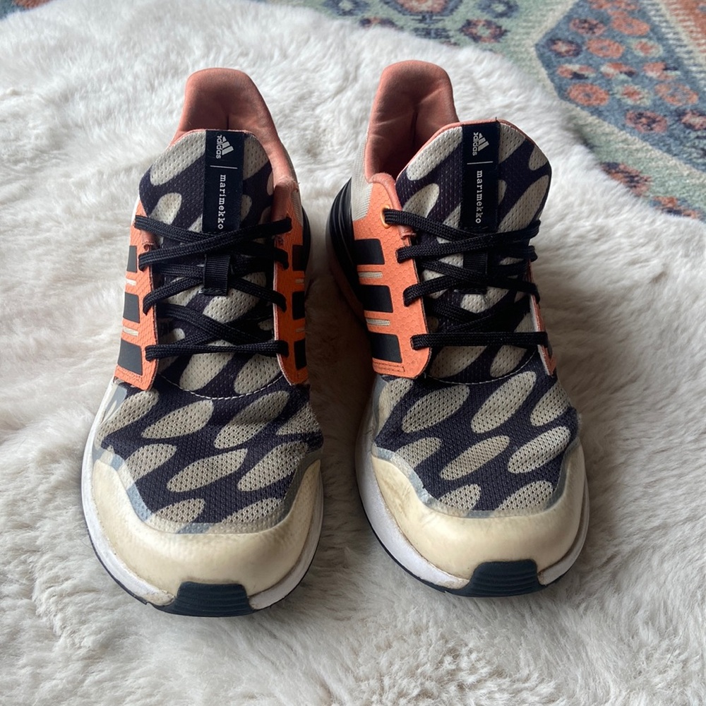 Adidas x marimekko kids shoe sneaker bounce black tan white boys size 5